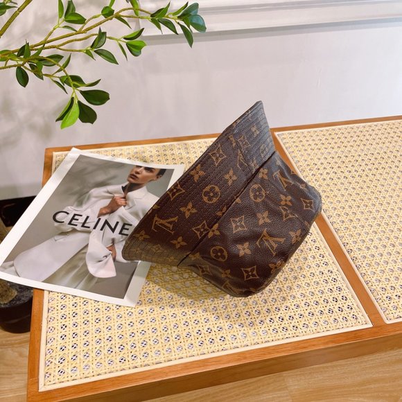 Louis Vuitton's new embossed presbyopic leather baseball cap - Picture 6 of 8